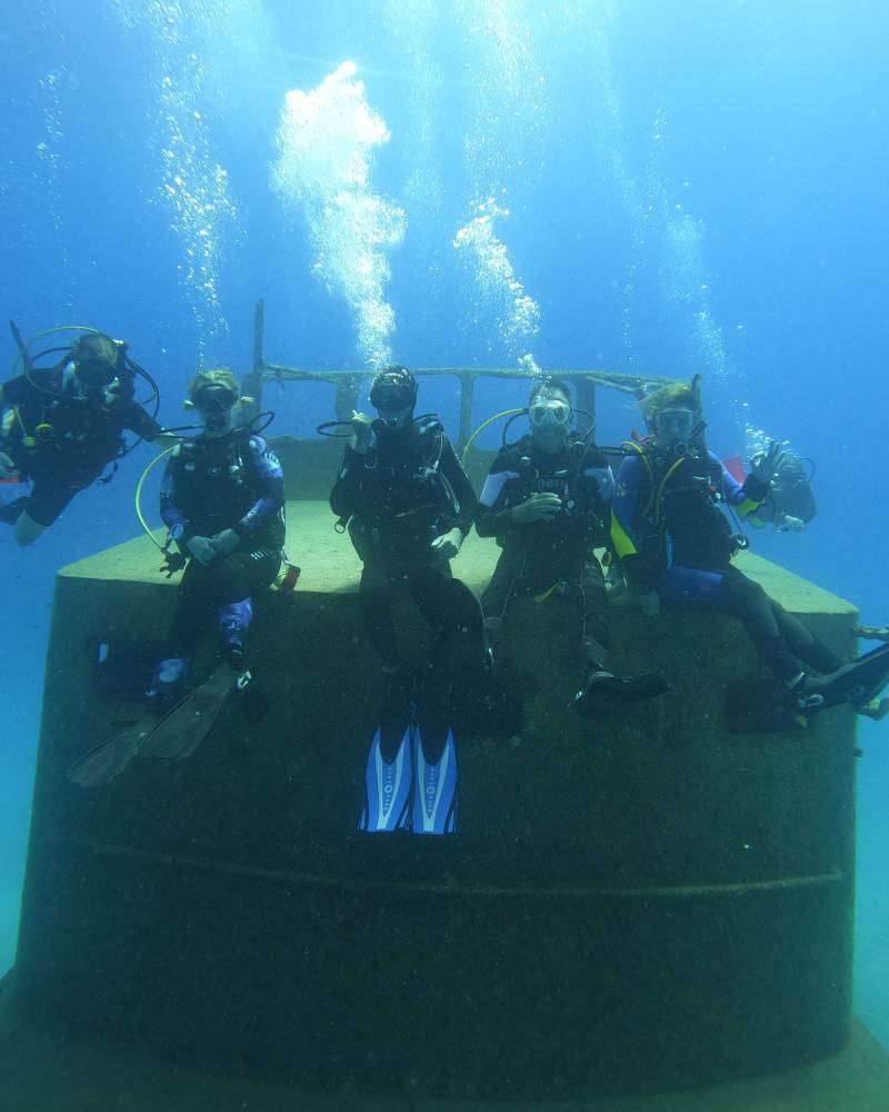 Divers on ww2 wreck